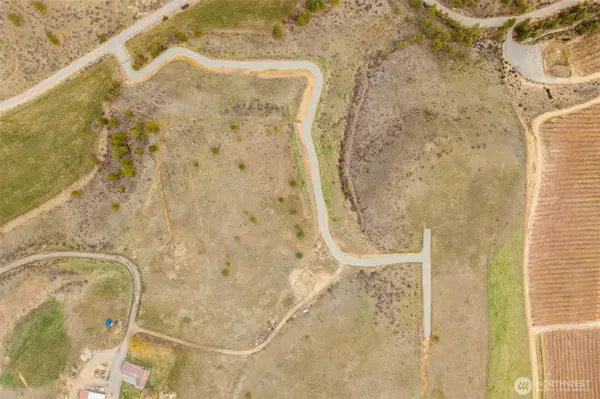 331 Rancho Perri LN, Manson, WA 98831