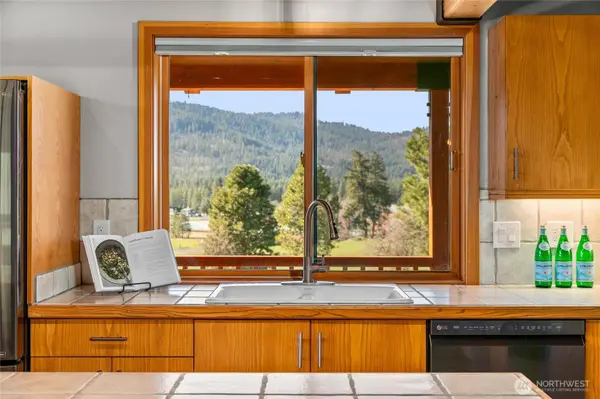 18553 Camp 12 RD, Leavenworth, WA 98826