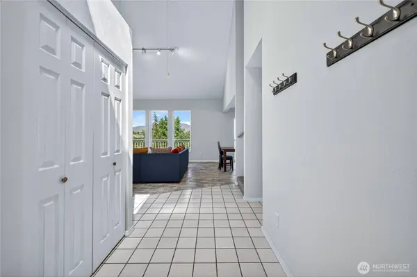 1704 Skyline DR, Wenatchee, WA 98801