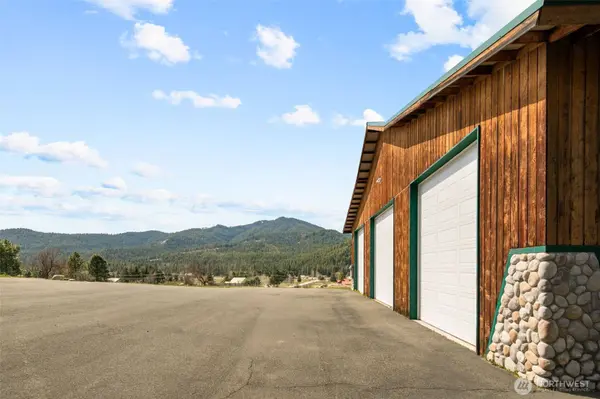 18553 Camp 12 RD, Leavenworth, WA 98825