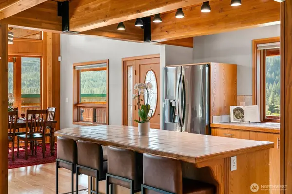 18495 Camp 12 RD, Leavenworth, WA 98826