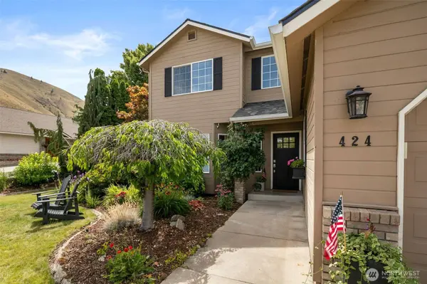 424 Canyon PL, Wenatchee, WA 98801