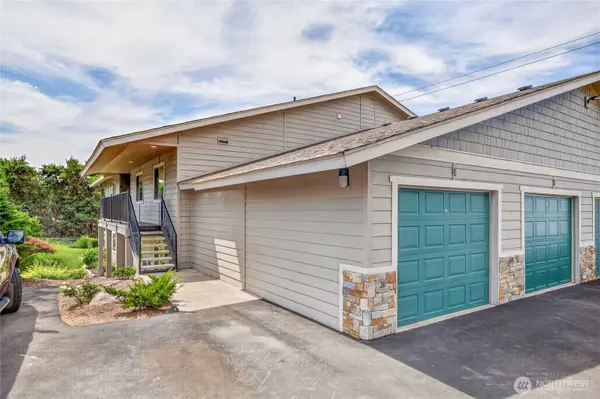 520 11th ST NE #4, East Wenatchee, WA 98802