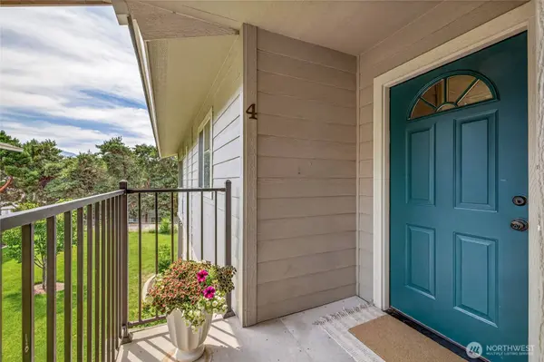 520 11th ST NE #4, East Wenatchee, WA 98802