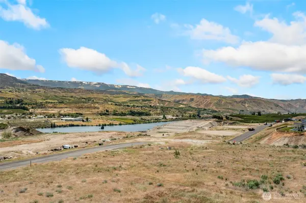 31 SE Vanemily DR, East Wenatchee, WA 98802