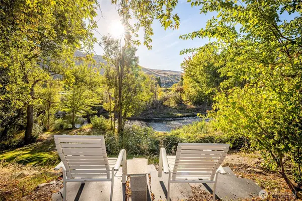 1482 Sleepy Hollow RD, Wenatchee, WA 98801