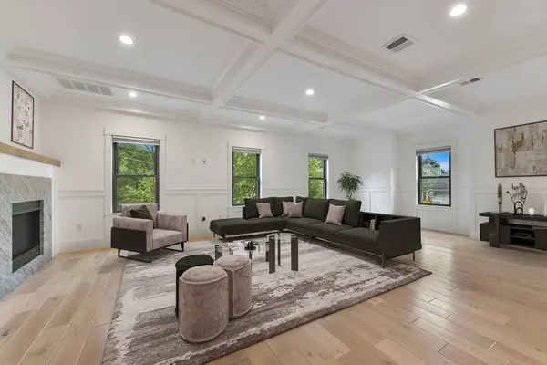 126 Central St #2, Somerville, MA 02145