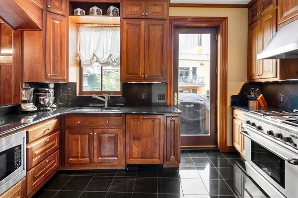 218 W Springfield Street, Boston, MA 02118