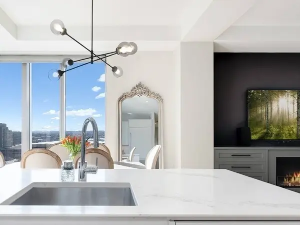 135 Seaport Blvd #1806, Boston, MA 02210