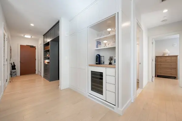 135 Seaport Blvd #1806, Boston, MA 02210