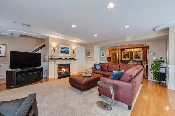 1328 Broadway #3, Somerville, MA 02144