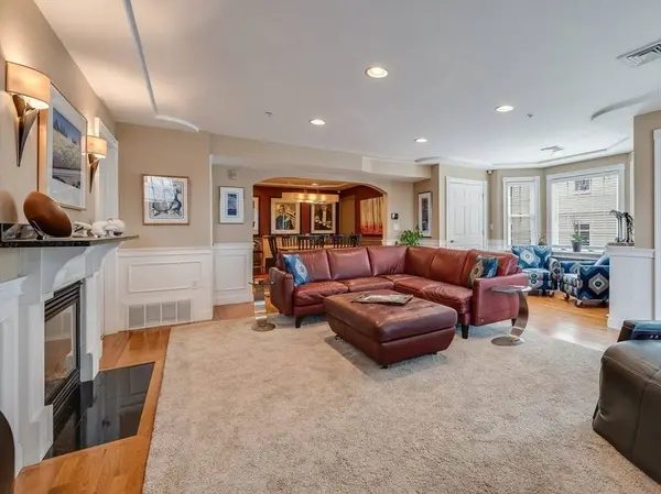 1328 Broadway #3, Somerville, MA 02144