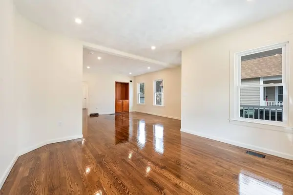 2-4 Brechin Ter, Andover, MA 01810