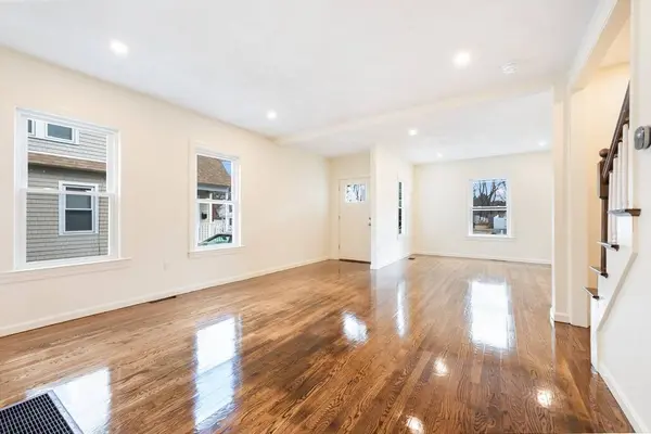 2-4 Brechin Ter, Andover, MA 01810