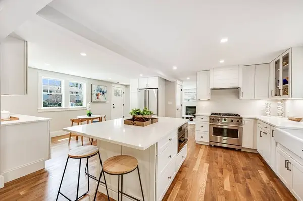 6 Ivy Circle, Winchester, MA 01890