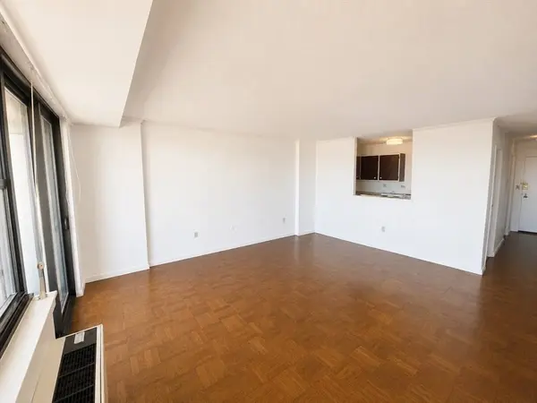 9 Hawthorne Place #12F, Boston, MA 02114