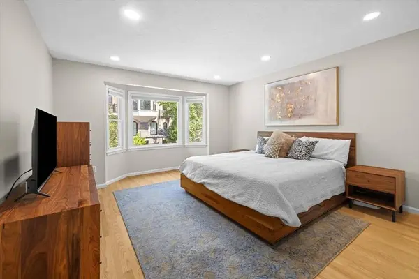 48 Regent Circle #48, Brookline, MA 02445