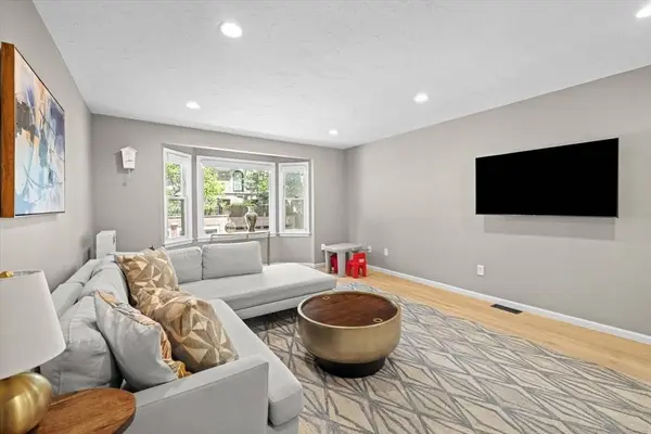 48 Regent Circle #48, Brookline, MA 02445