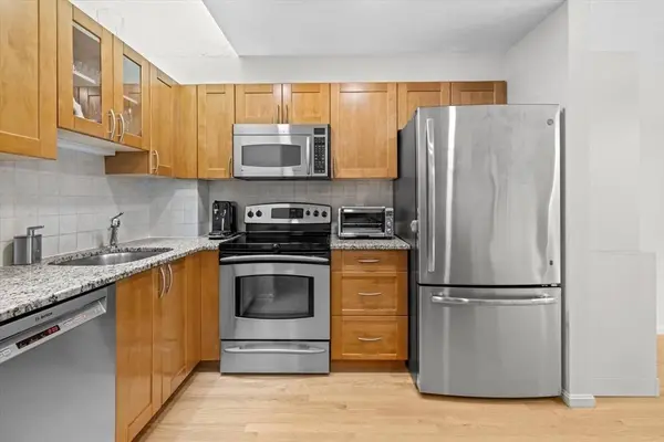 48 Regent Circle #48, Brookline, MA 02445