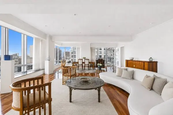 2 Avery Street #21E