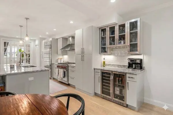 530 E Broadway #1, Boston, MA 02127