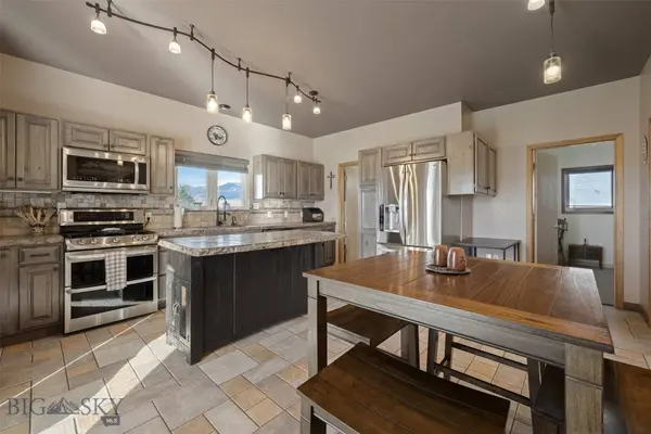 110 Mountain View LN, Deer  Lodge, MT 59722