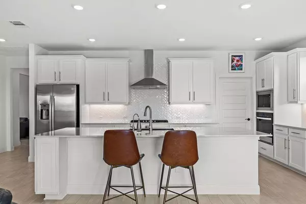 279 Fish Trap RD, Dripping Springs, TX 78620
