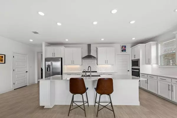 279 Fish Trap RD, Dripping Springs, TX 78620
