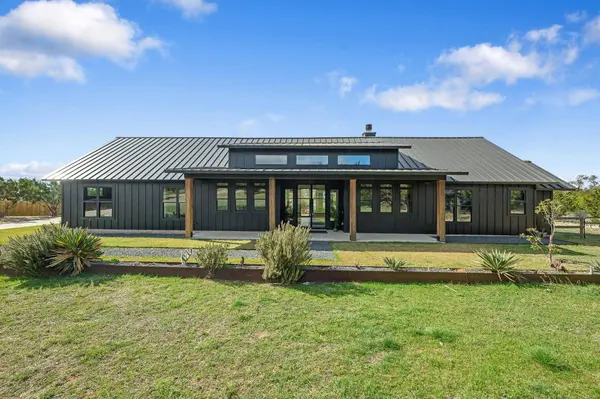 107 W Lakeshore DR, Dripping Springs, TX 78620