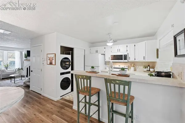 6836 Overland DR, Colorado Springs, CO 80919