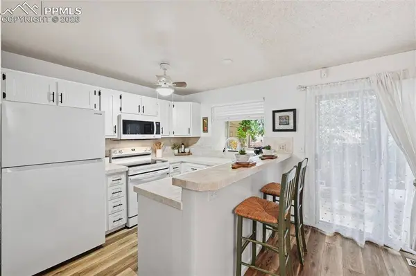 6836 Overland DR, Colorado Springs, CO 80919