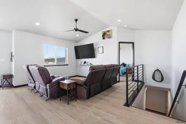 5520 Coal Bank Dr, Rapid City, SD 57701