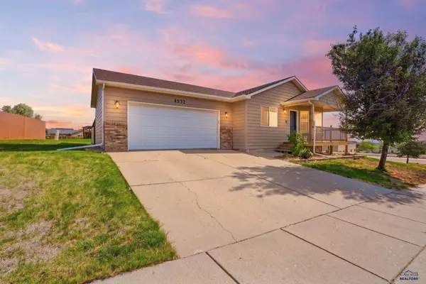 4932 Southpointe Dr, Rapid City, SD 57701