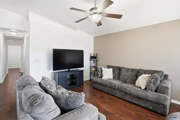 4932 Southpointe Dr, Rapid City, SD 57701