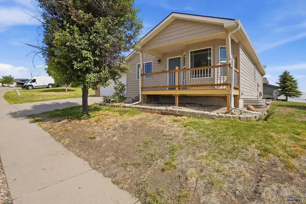 4932 Southpointe Dr, Rapid City, SD 57701