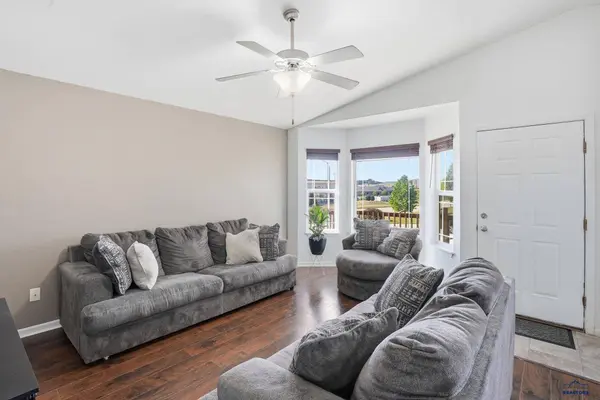 4932 Southpointe Dr, Rapid City, SD 57701