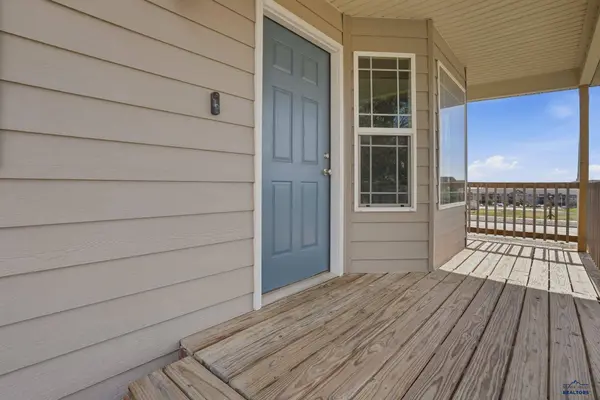 4932 Southpointe Dr, Rapid City, SD 57701