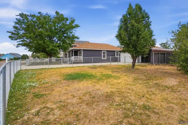 4680 Teak Dr, Rapid City, SD 57703