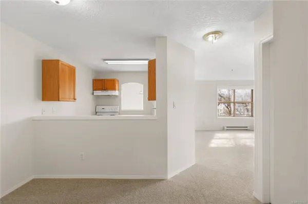 330 Brae Rd #202, Duncan, BC V9L 3T8