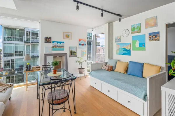 989 Johnson St #1406, Victoria, BC V8V 0E3