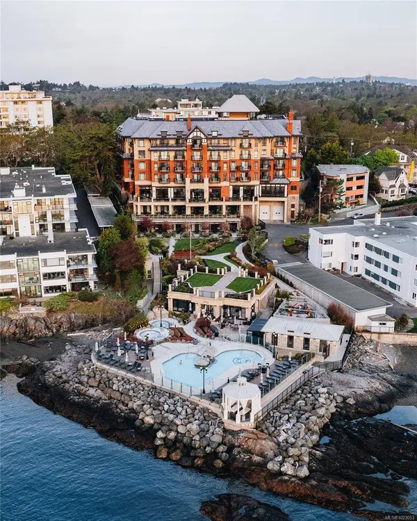 1175 Beach Dr #505, Oak Bay, BC V8S 2N2