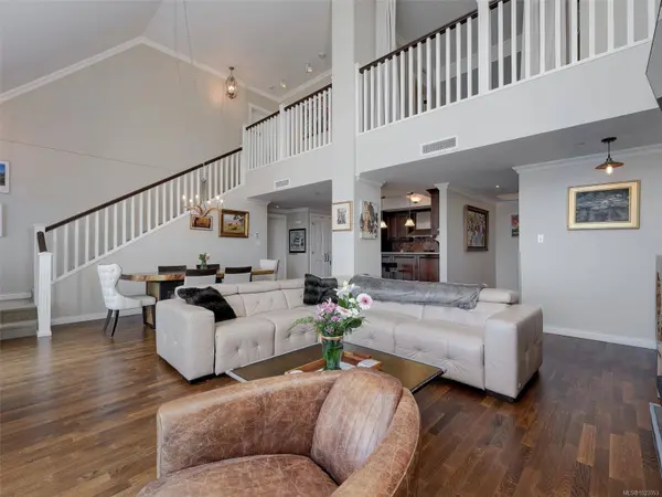 1175 Beach Dr #505, Oak Bay, BC V8S 2N2