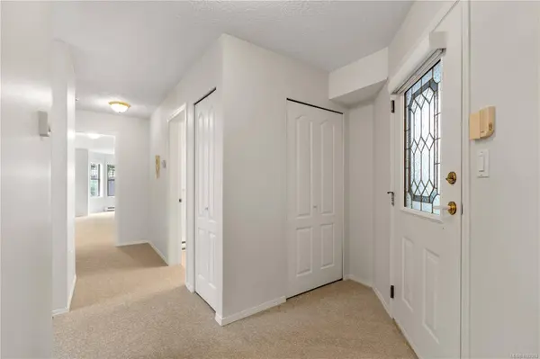 330 Brae Rd #110, Duncan, BC V9L 3T8