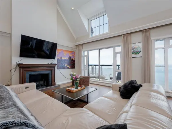 1175 Beach Dr #505, Oak Bay, BC V8S 2N2