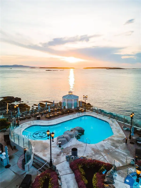 1175 Beach Dr #505, Oak Bay, BC V8S 2N2