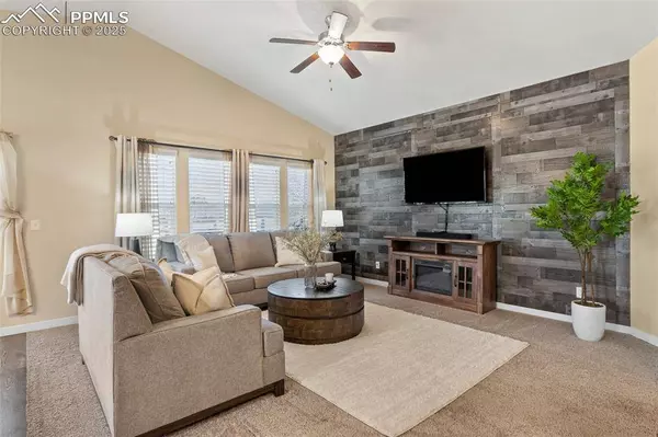 1185 Antrim LOOP, Colorado Springs, CO 80910