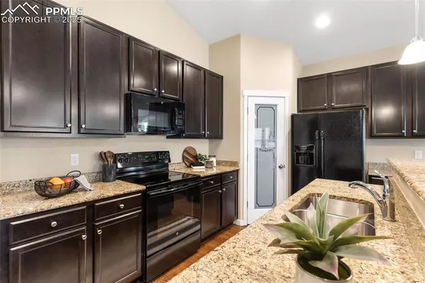 1185 Antrim LOOP, Colorado Springs, CO 80910