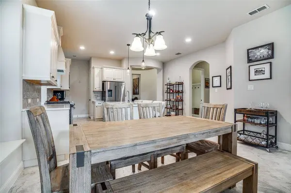 1724 Seminole Lane, Lantana, TX 76226