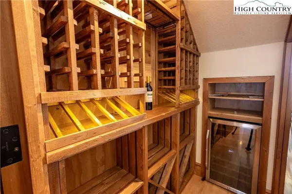 311 Penny LN #2D, Banner Elk, NC 28604