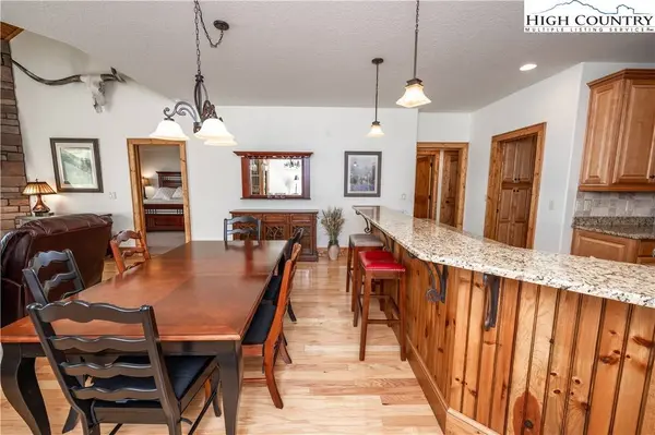 311 Penny LN #2D, Banner Elk, NC 28604